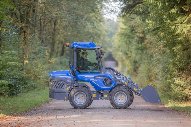 MultiOne-mini-loader-8.5-series-08-1030x687-1