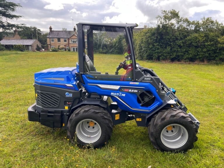 MultiOne-mini-loader-8.5-series-11-1030x773-1